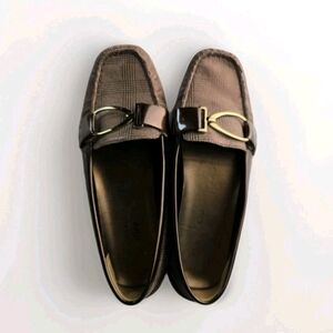 Anne Klein Brown Plaid Casual Dress Shoe With Gold Style Buckle Size 6M